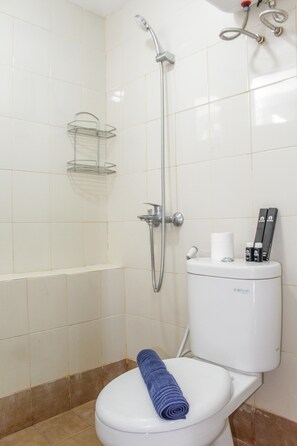 Room | Bathroom | Shower, towels