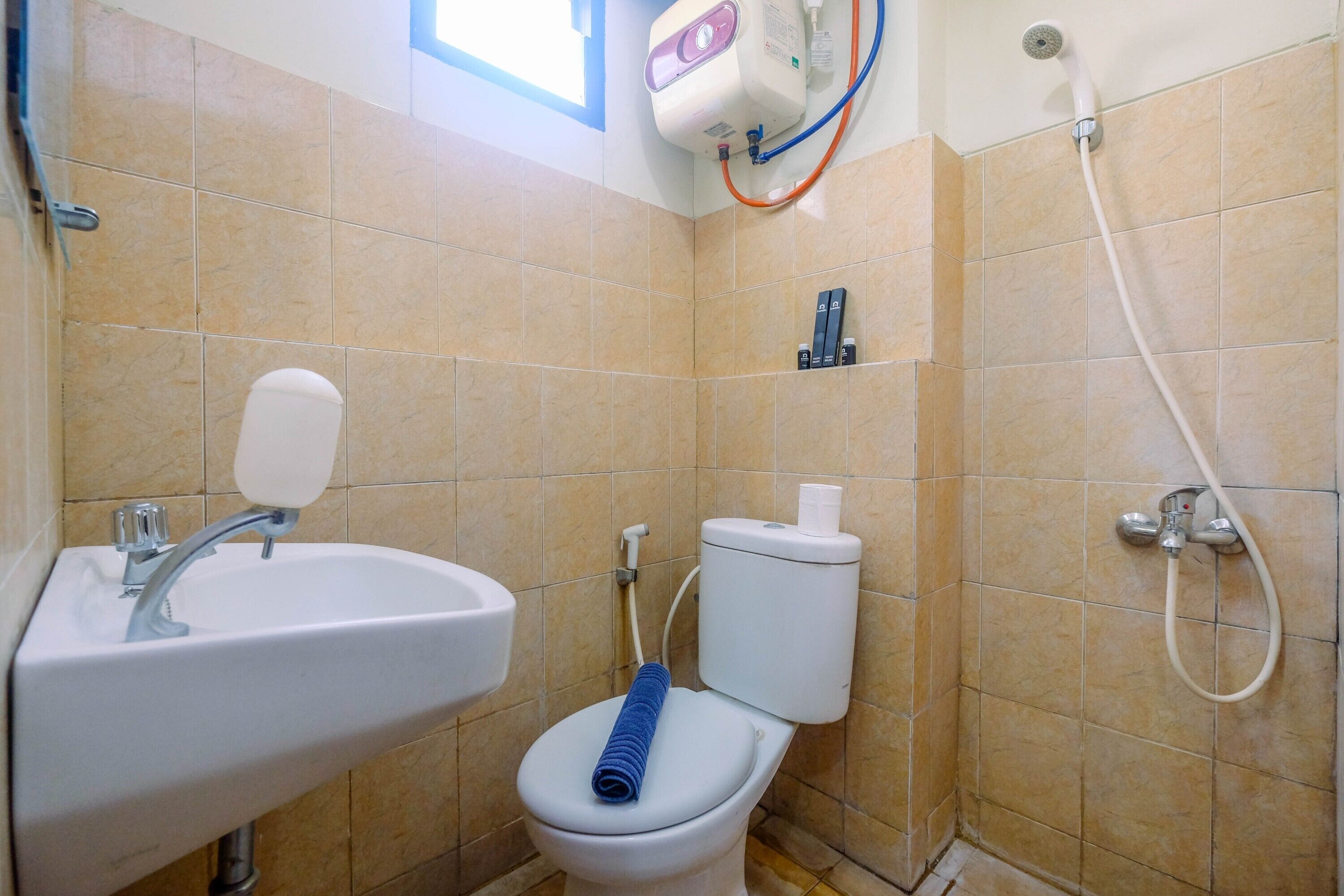 Room | Bathroom | Shower, towels