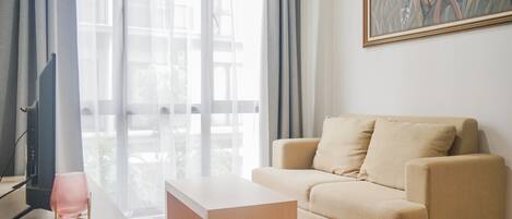 Room | Living room | TV