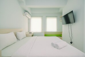 1 bedroom, free WiFi, bed sheets - Comfy and Minimalist 1BR Patraland Urbano Apartment near Bekasi Station (Bekasi)