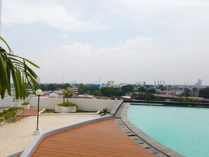 Hồ bơi ngoài trời 