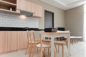 Room | In-room dining