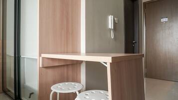 Rom | Eget kjøkken | Kjøleskap, kokeplater og kjøkkenutstyr