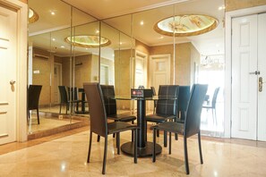 Kamar | Makan di kamar