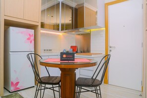 Room | In-room dining