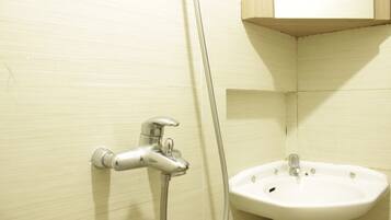 Huone | Kylpyhuoneen pesuallas