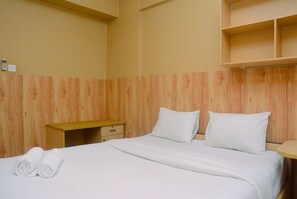 Room | Bed sheets - Cozy Studio Apartment at Margonda Residence 2 near Universitas Indonesia (Depok)