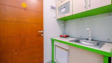 客房 | 私人小型廚房 | 雪櫃、爐具、廚房用具/餐具/器皿