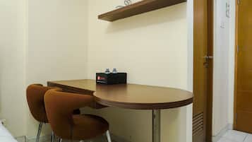 Room | In-room dining