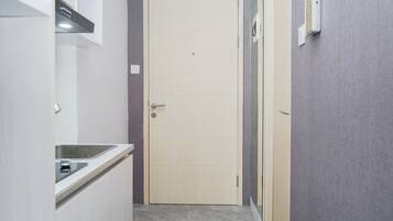 Room | Private kitchen | Fridge, stovetop, cookware/dishes/utensils