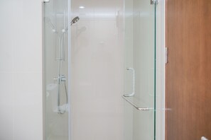 Huone | Kylpyhuone | Suihku, pyyhkeet