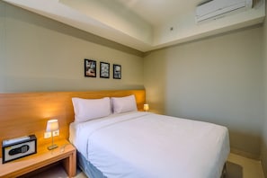 Room | 1 bedroom, free WiFi, bed sheets - Wonderful 1BR Apartment at Mustika Golf Residence with Golf View (Cikarang)