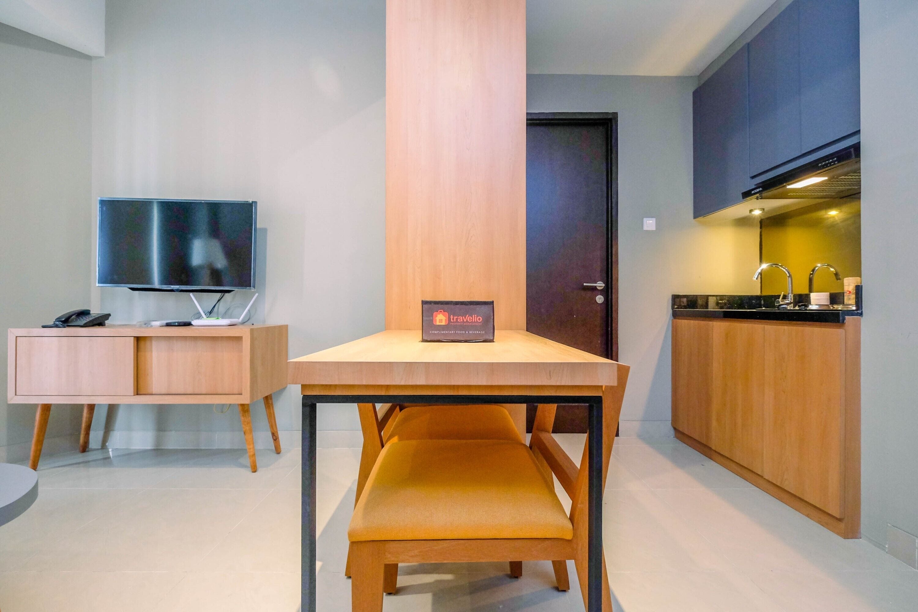 Room | In-room dining