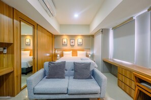 Room | Free WiFi, bed sheets - Cozy and Spacious Studio Apartment at Mustika Golf Residence (Cikarang)