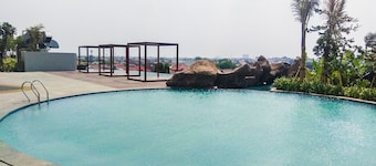 Comfortable Studio Grand Kamala Lagoon Apartment