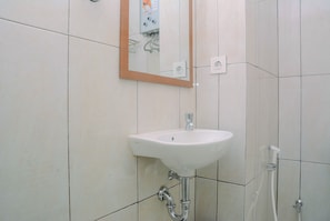 Chambre | Lavabo de la salle de bain