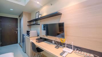 Habitación | Cocina privada | Refrigerador, parrilla de estufa y utensilios de cocina