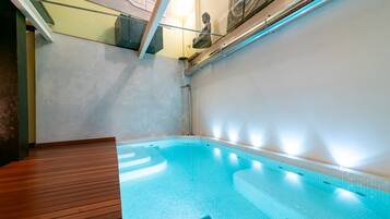 Innenpool, beheizter Pool