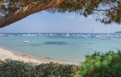 Residence with swimming pool, 500 meters from the beach, duplex with sea view, air-conditioned.