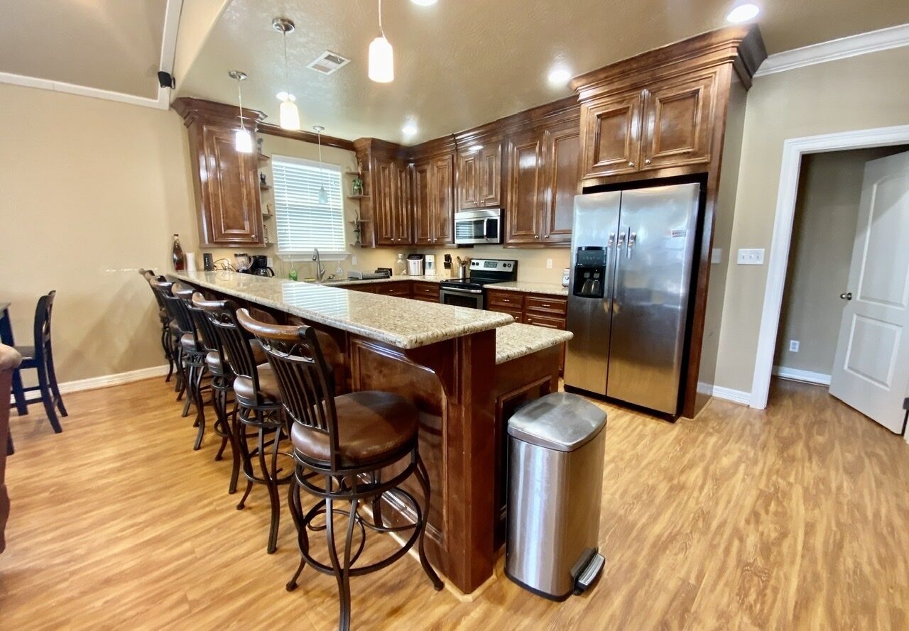 Fridge, cookware/dishes/utensils