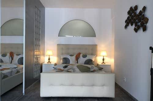 1 chambre, literie de qualité supérieure, couette en duvet d'oie