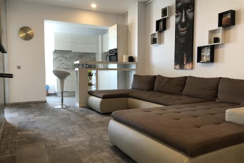 Appartement Design | Coin séjour | Télévision LED de 55 pouces avec chaînes par câble, télévision, Netflix