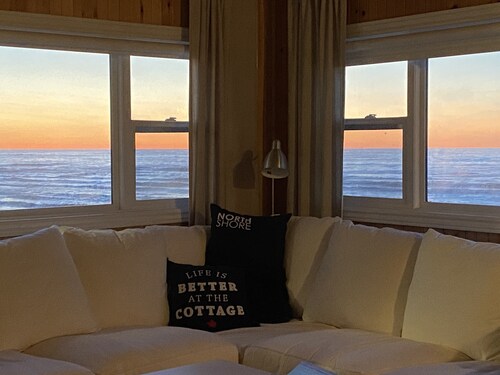 Ocean Front Property, Nearby Beaches and Breathtaking Sunsets!