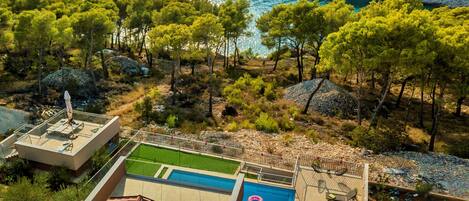 室外游泳池,恒温泳池