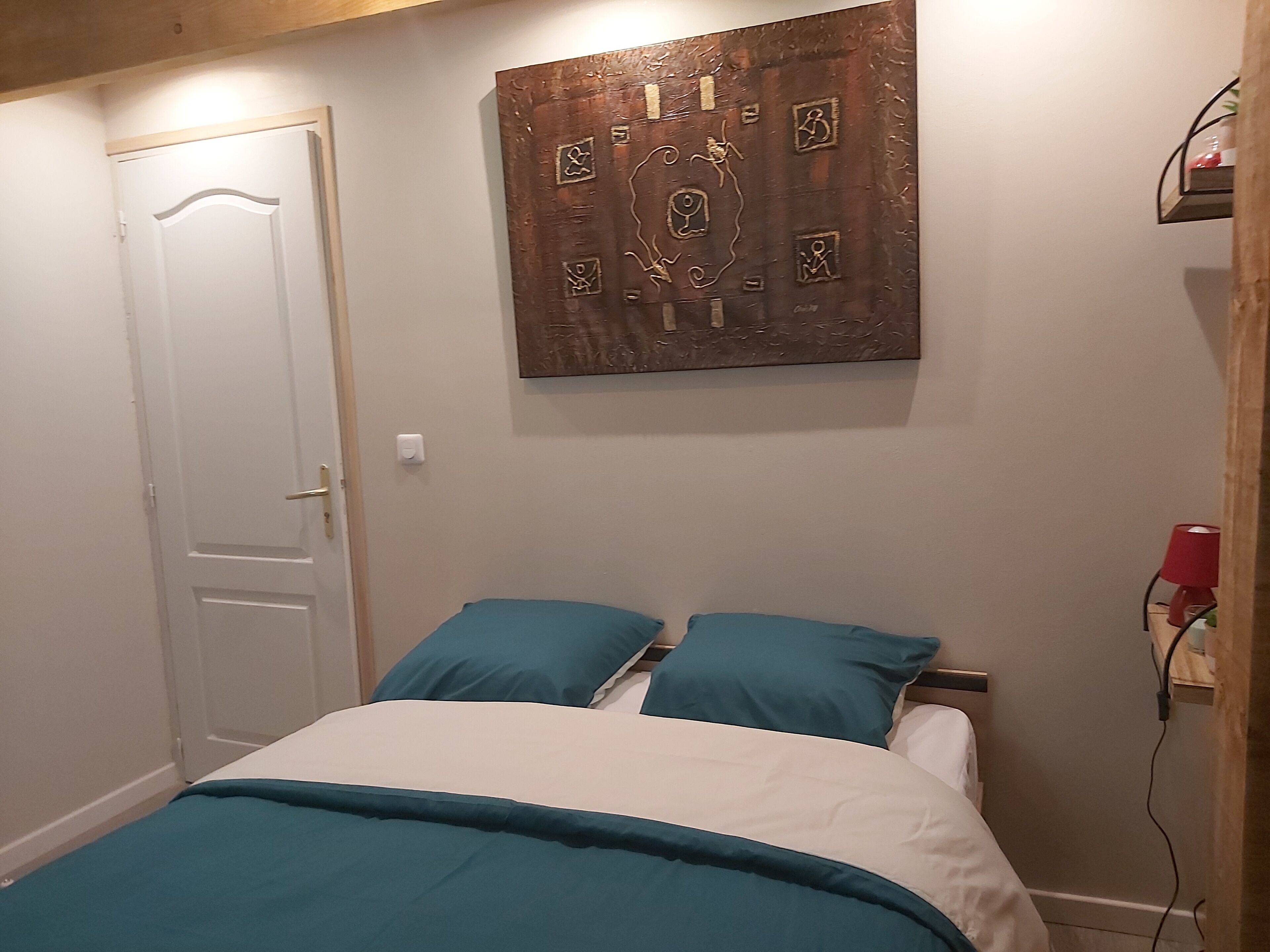 2 間睡房、熨斗/熨衫板、可攜式嬰兒床