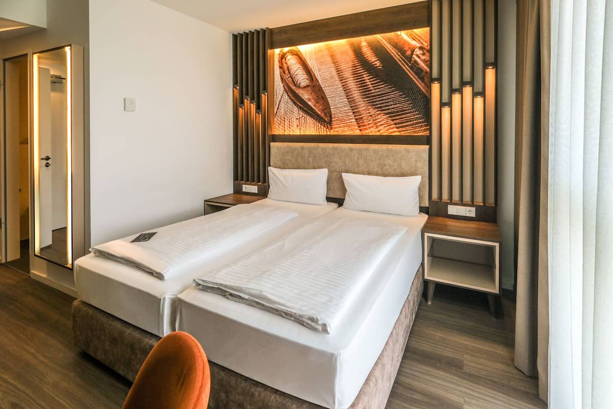 Comfort Room | 1 bedroom, hypo-allergenic bedding, memory foam beds, desk