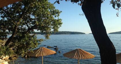 Little blue fish, cute studio for 2 with pool, pets are welcome