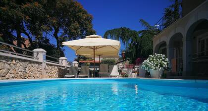 Little blue fish, cute studio for 2 with pool, pets are welcome