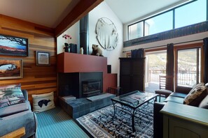 TV, fireplace, DVD player