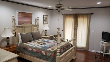 3 bedrooms, iron/ironing board, free WiFi, bed sheets