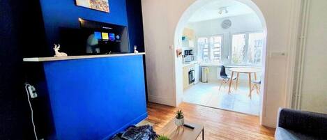 Télévision à écran plat