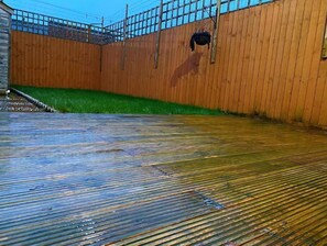 Property grounds - Serenity by the Canal House near City Centre with 2 Parking ( Sleeps 5 ) (Coventry)