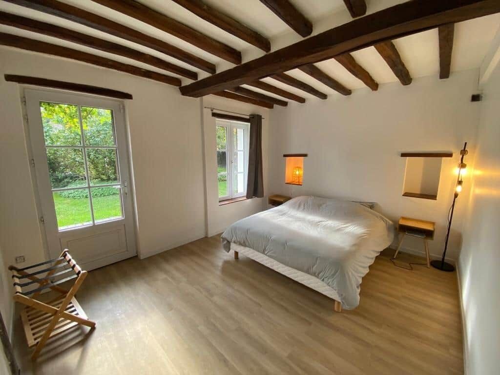 7 chambres, fer et planche à repasser, Wi-Fi, draps fournis