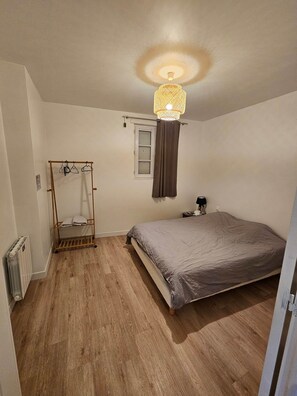 7 dormitorios, tabla de planchar con plancha, wifi y ropa de cama
