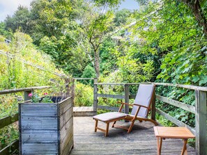 Cottage | Balcony - The Shepherd's Hut (Aberdovey)