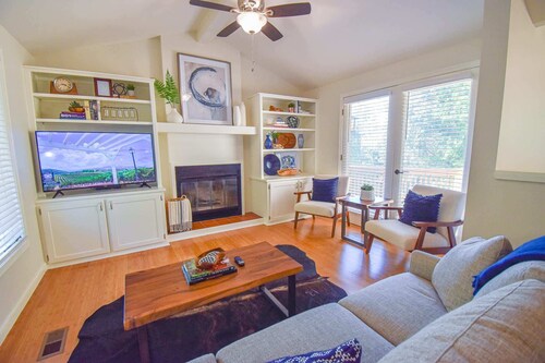 The Oak House - 1 mi from DT Fayetteville and UofA