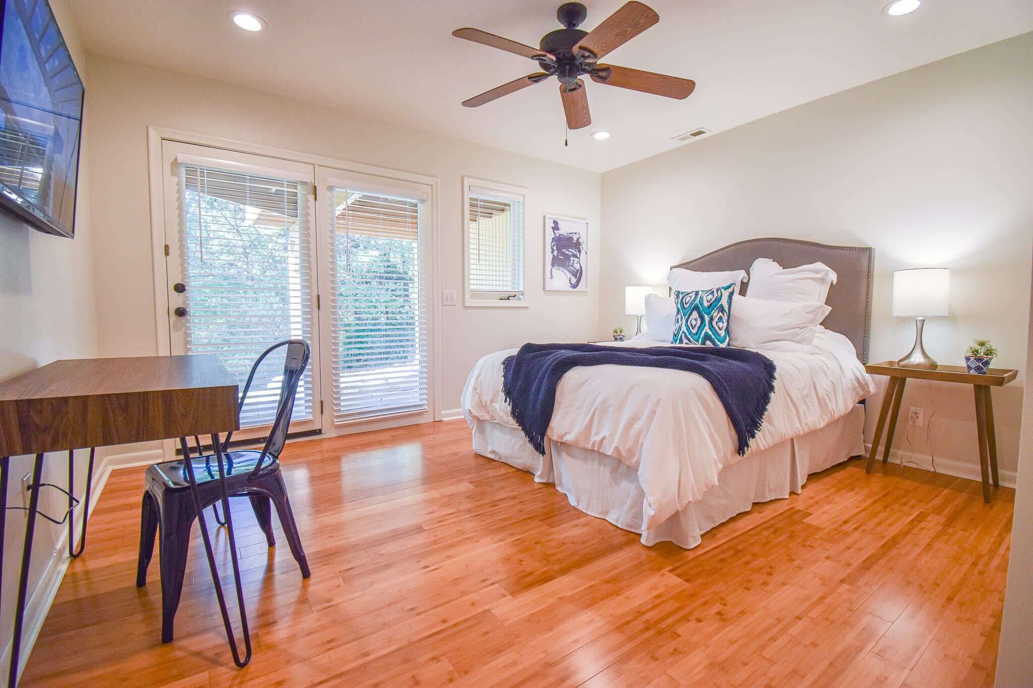 2 bedrooms, iron/ironing board, WiFi, bed sheets