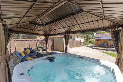 Hot Tub | Sauna | Fire Pit | Outdoor Living | Elegant Ranch