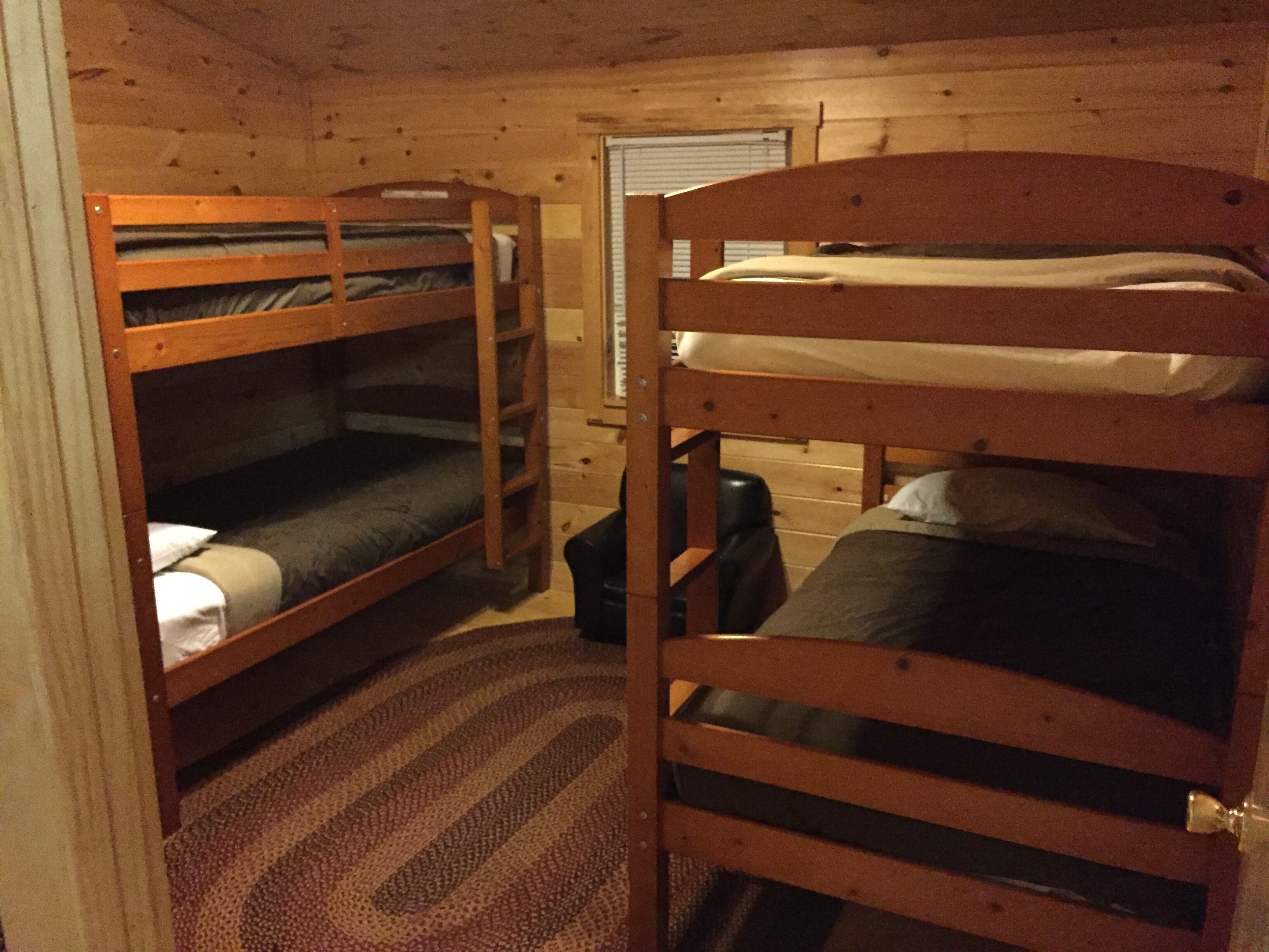 The Rock  Great Secluded Cabin for Fishing Hiking Swimming on 200 Acres