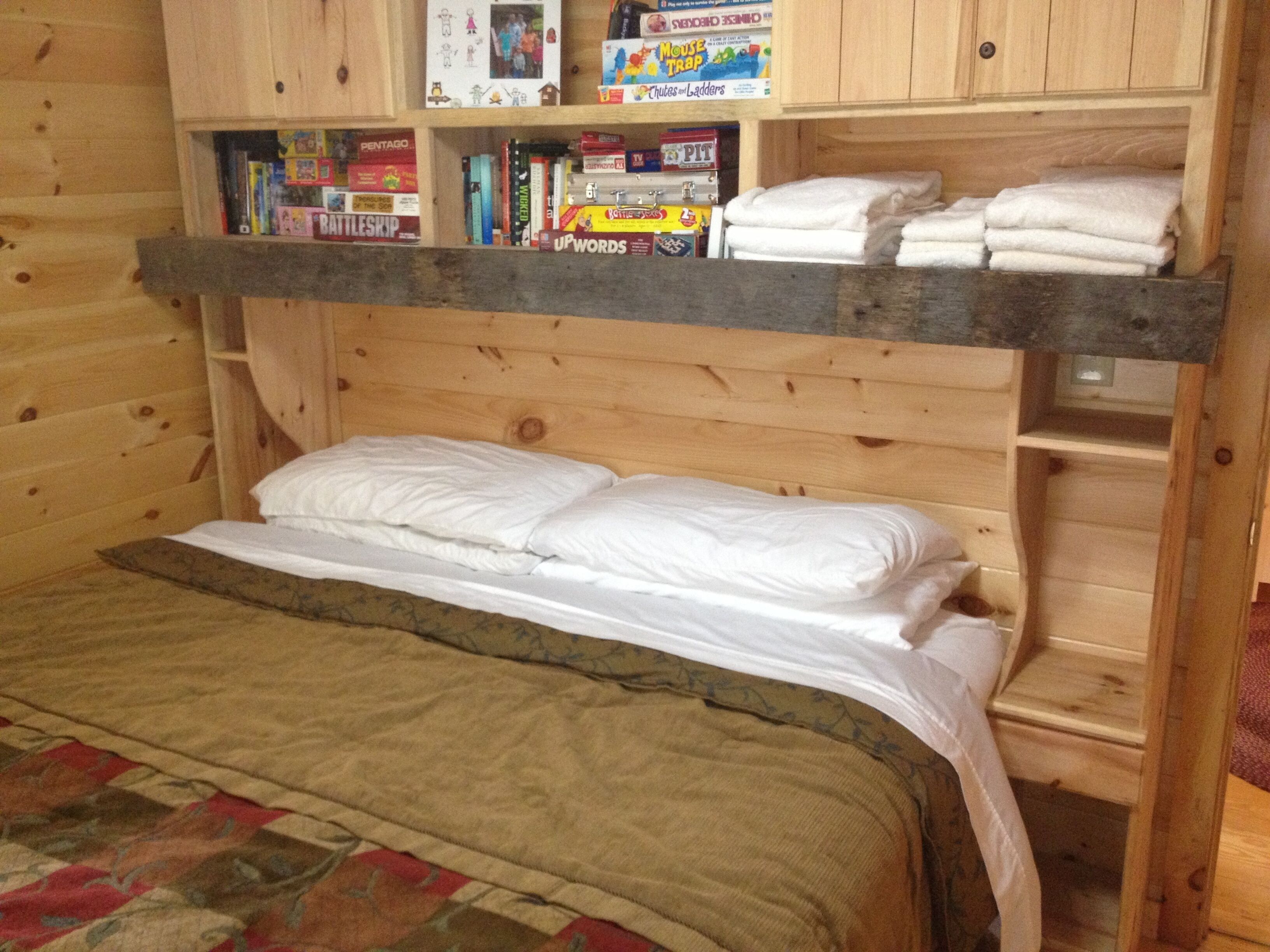 The Rock  Great Secluded Cabin for Fishing Hiking Swimming on 200 Acres