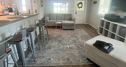 Waterfront Cottage on Cross Lake with Dock Space!