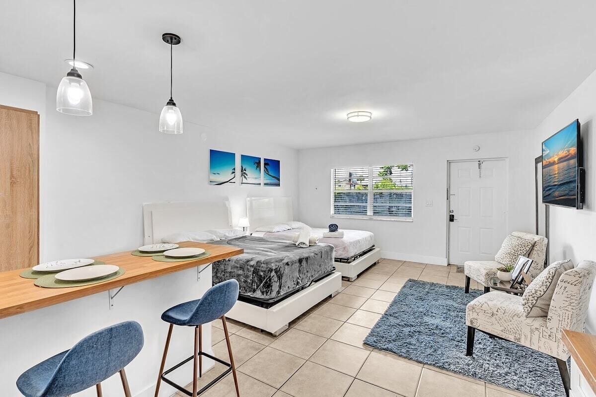 Large Studio Suite Close to Beach and Casino DB3