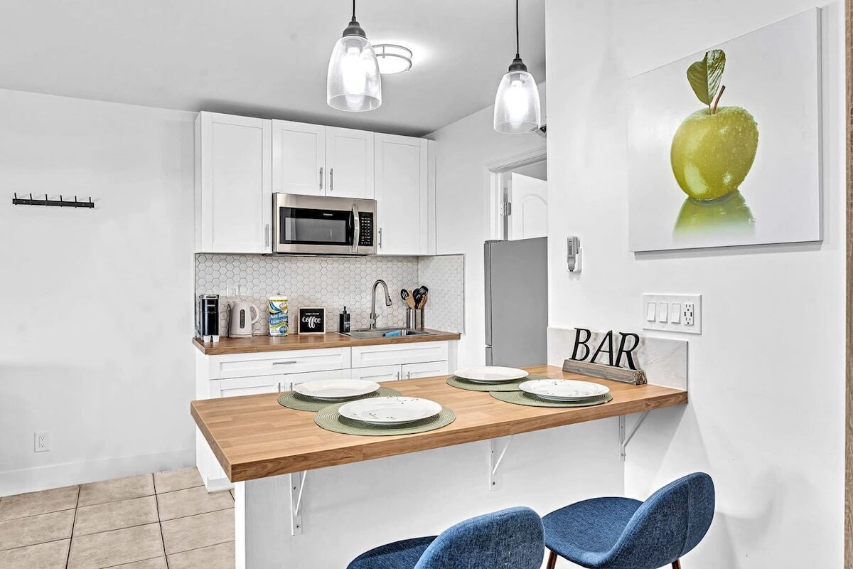 Large Studio Suite Close to Beach and Casino DB3