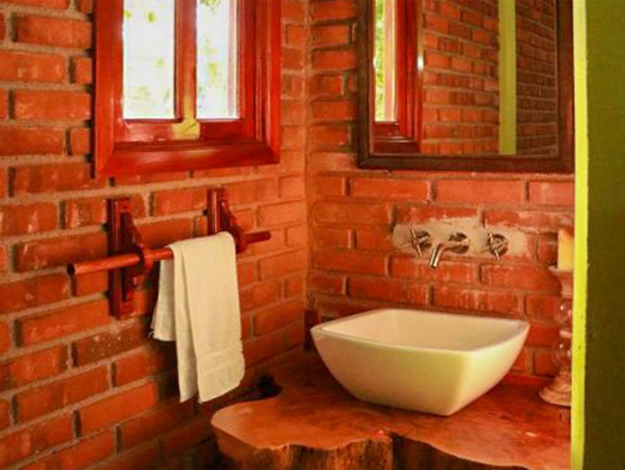 standard cabin | bathroom | towels