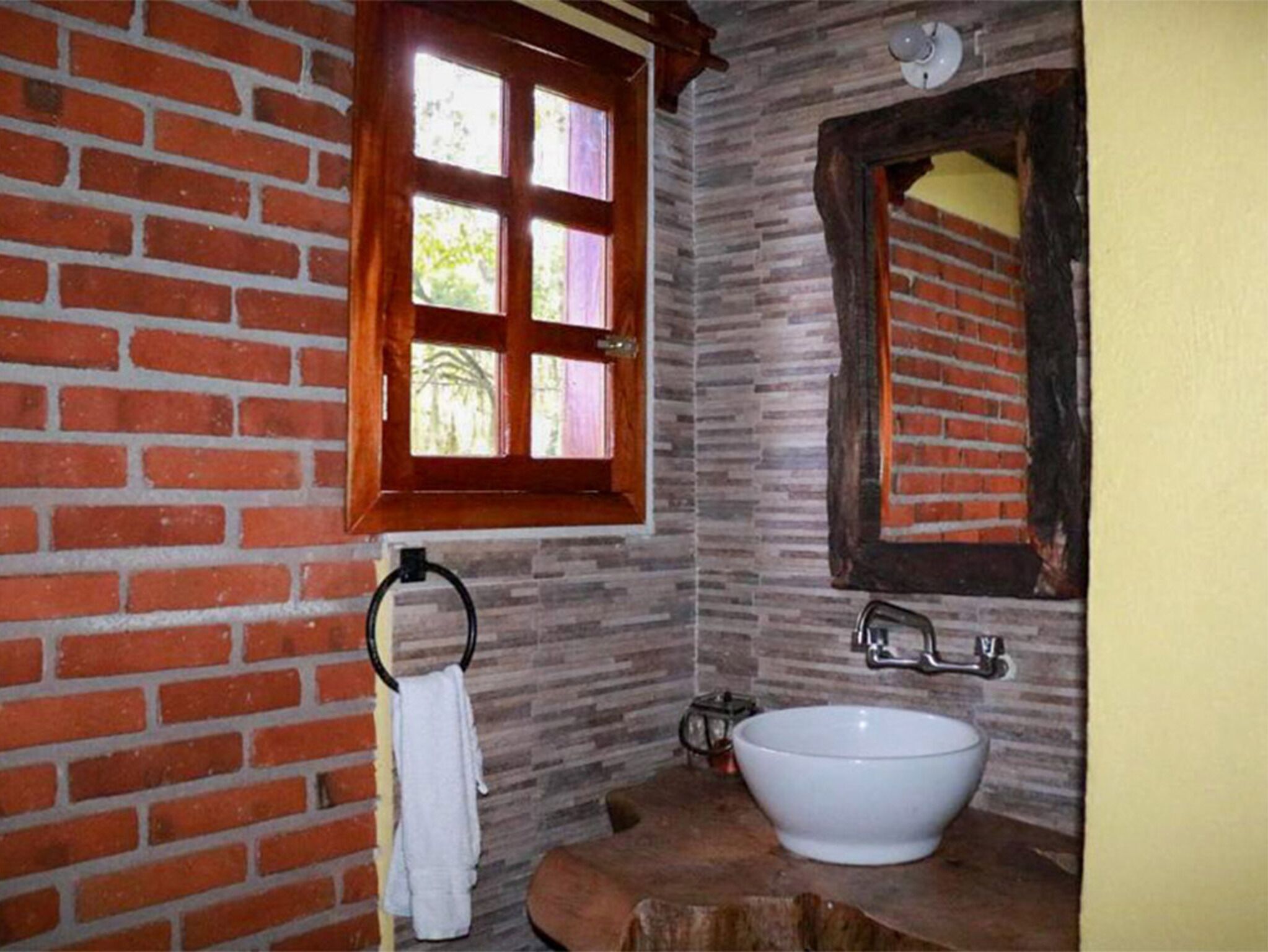 classic cabin | bathroom | towels