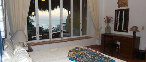 9 bedrooms, in-room safe, iron/ironing board, WiFi